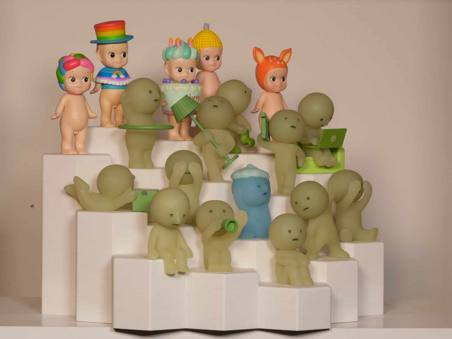 Trinket Display Shelf- Giants Causeway Stand